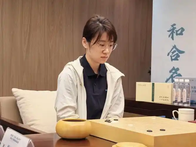 中超惊魂一幕：申花补时连入两球绝杀海港，争冠格局一夜巨变